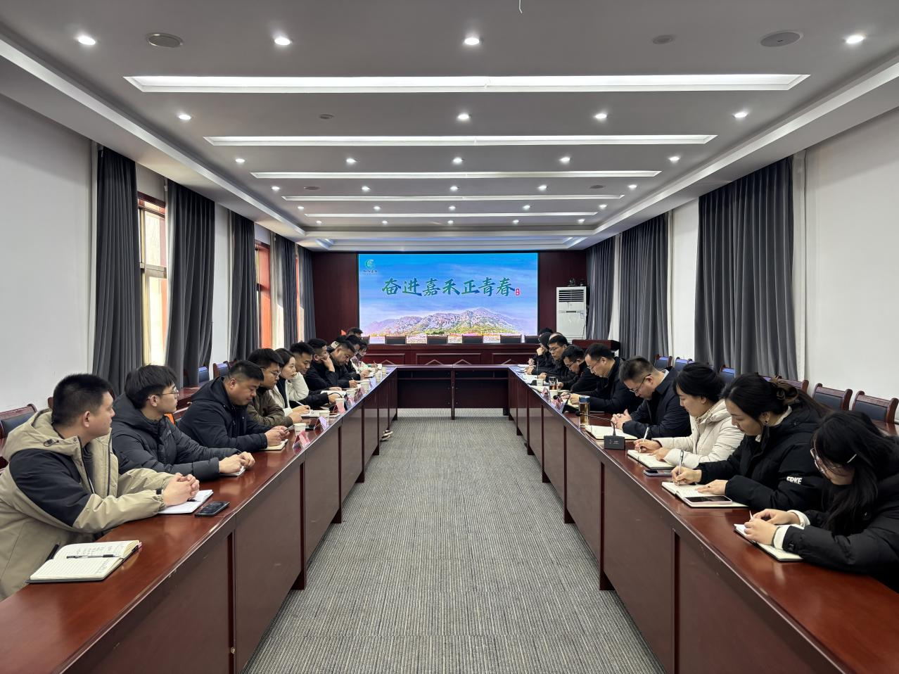 嘉禾镇召开农业高质量发展暨招商引资座谈会